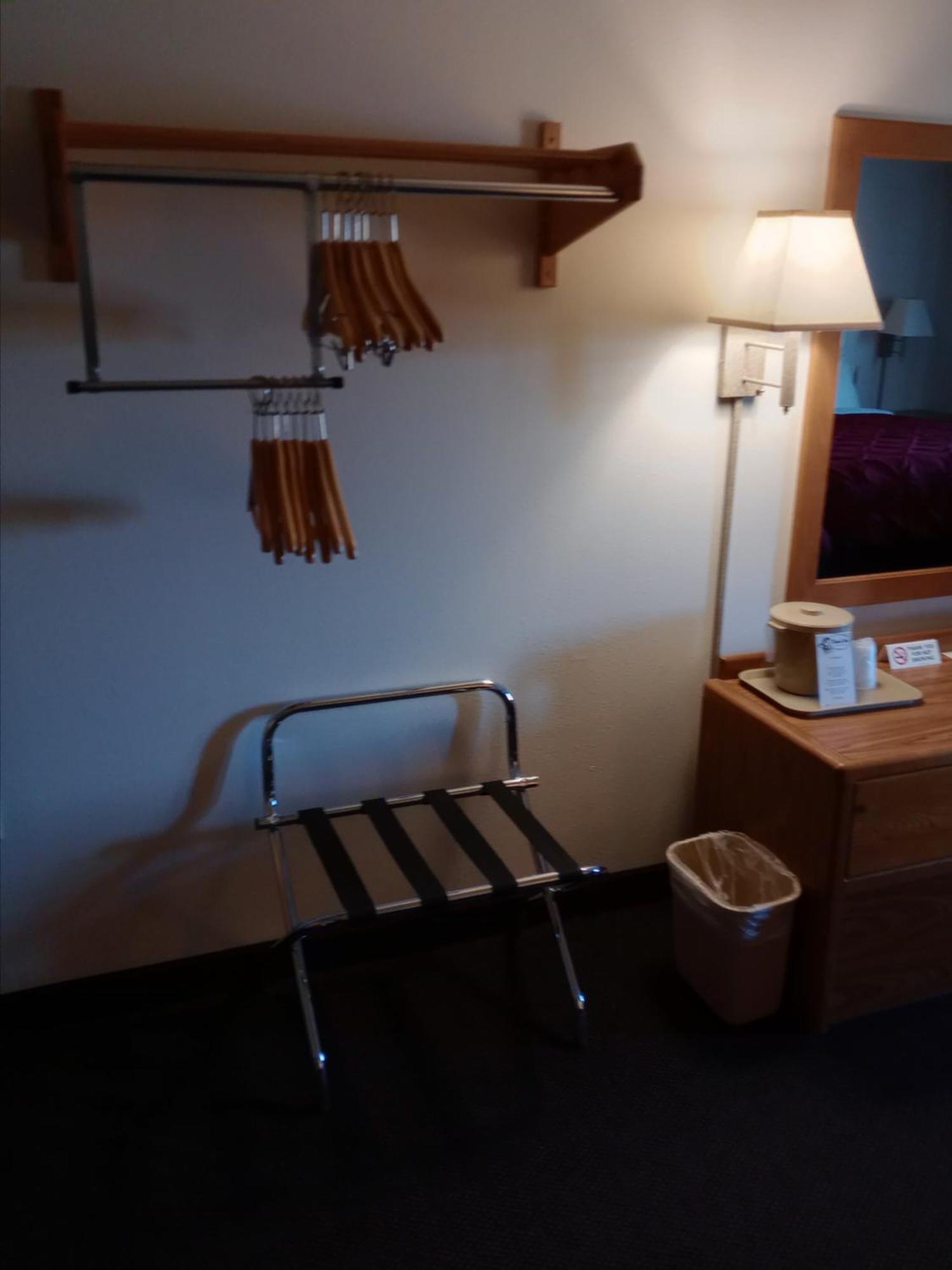 Fairbridge Inn & Suites Thorp Buitenkant foto