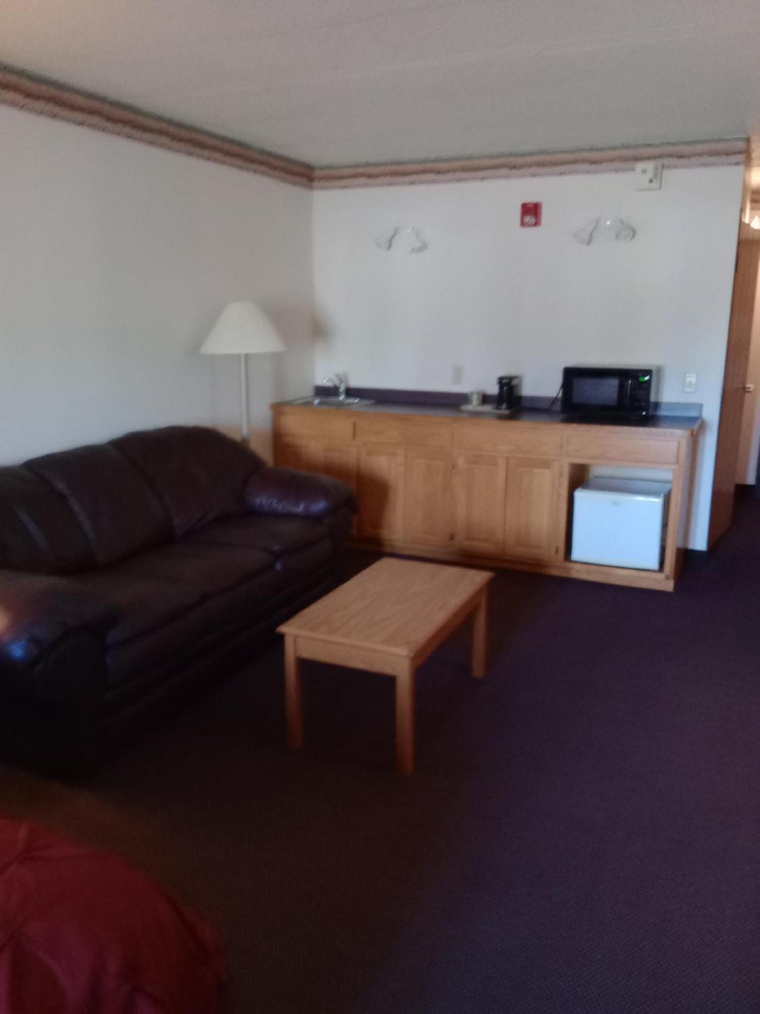Fairbridge Inn & Suites Thorp Buitenkant foto