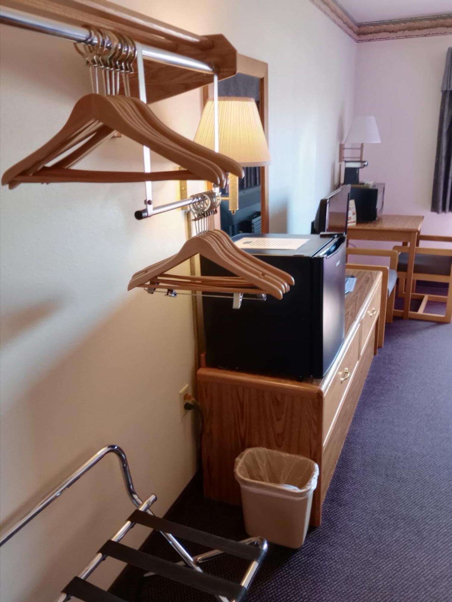 Fairbridge Inn & Suites Thorp Buitenkant foto