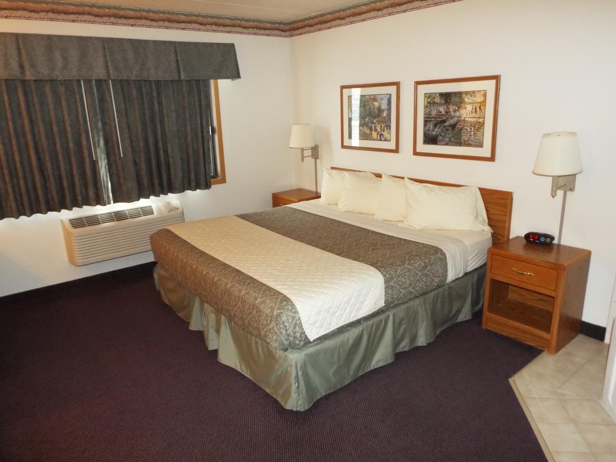 Fairbridge Inn & Suites Thorp Buitenkant foto