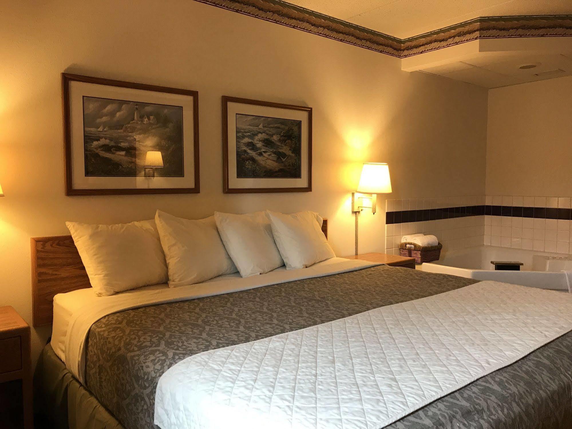 Fairbridge Inn & Suites Thorp Buitenkant foto