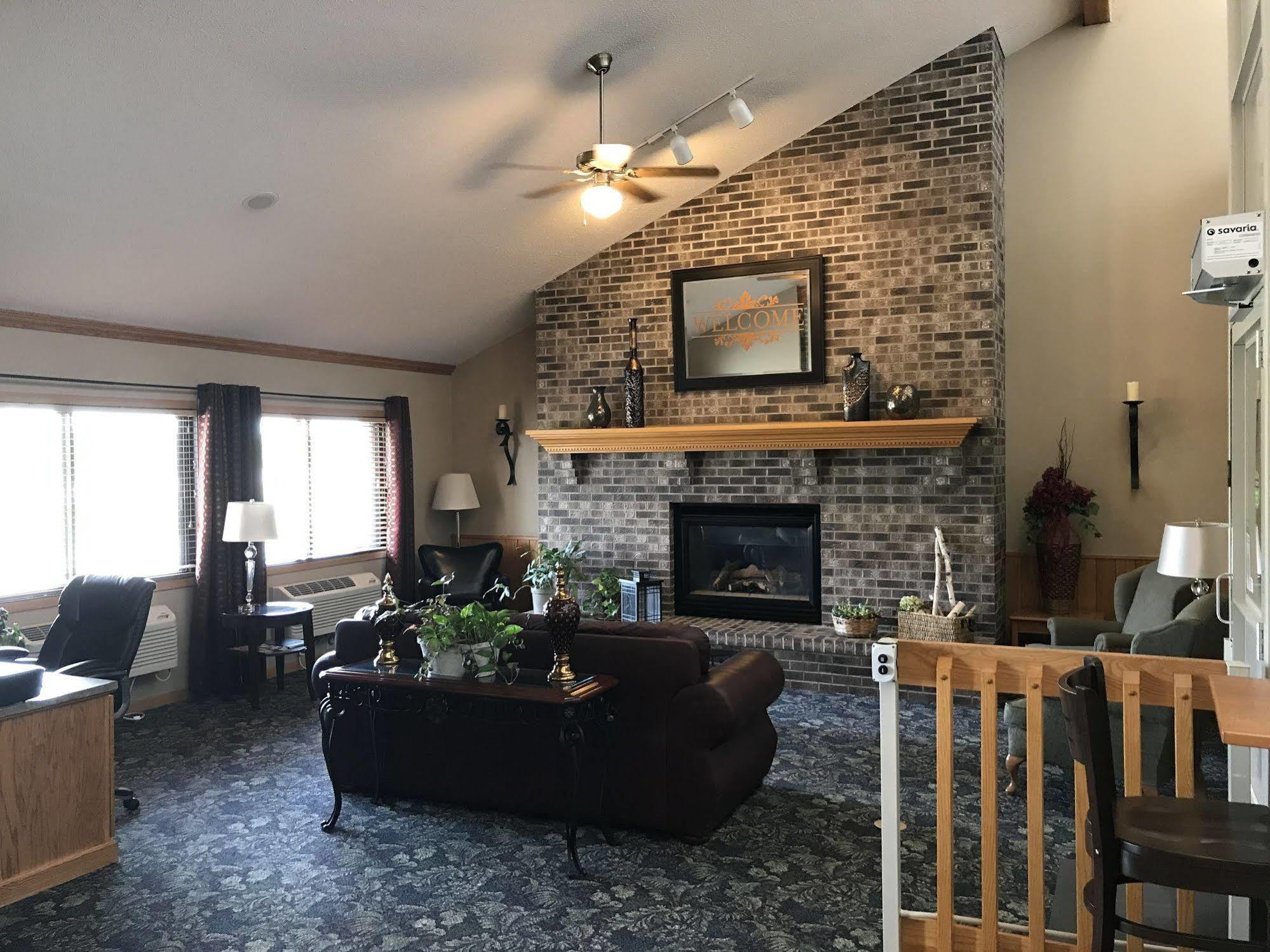 Fairbridge Inn & Suites Thorp Buitenkant foto